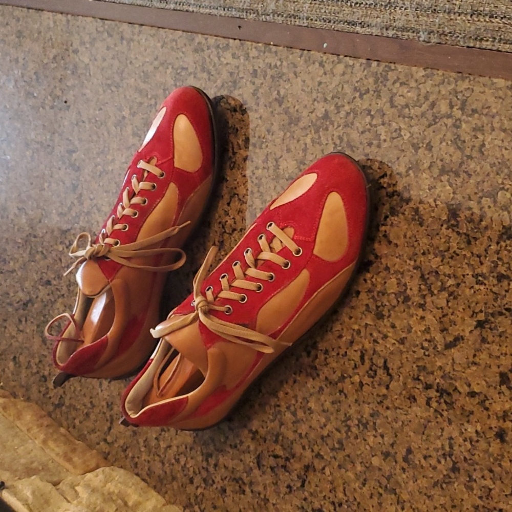 Stylish Red and Tan Men's Sneakers - Picture 12 of 16